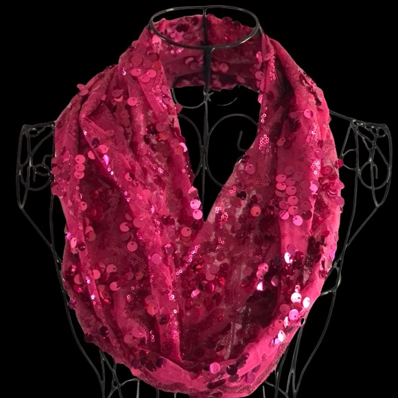 Betsey Johnson Sequinned Circle Scarf!